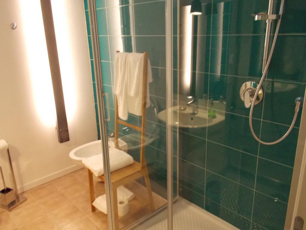 Le Stanze Del Poeta Hotel Salerno Luaran gambar