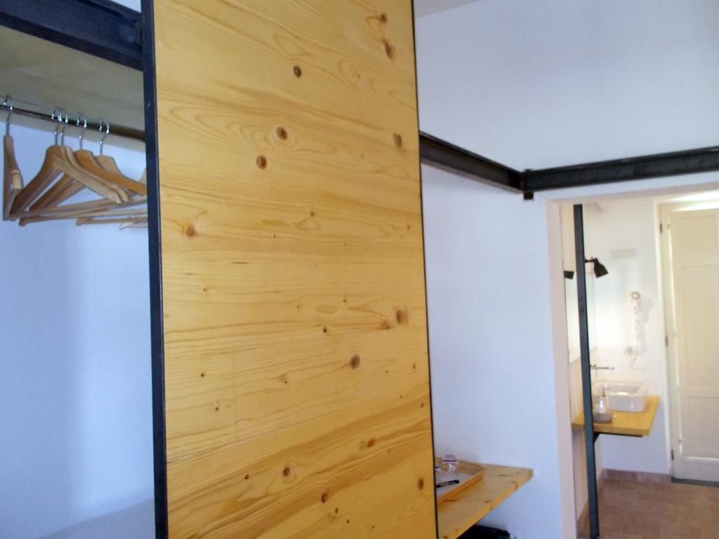 Le Stanze Del Poeta Hotel Salerno Bilik gambar