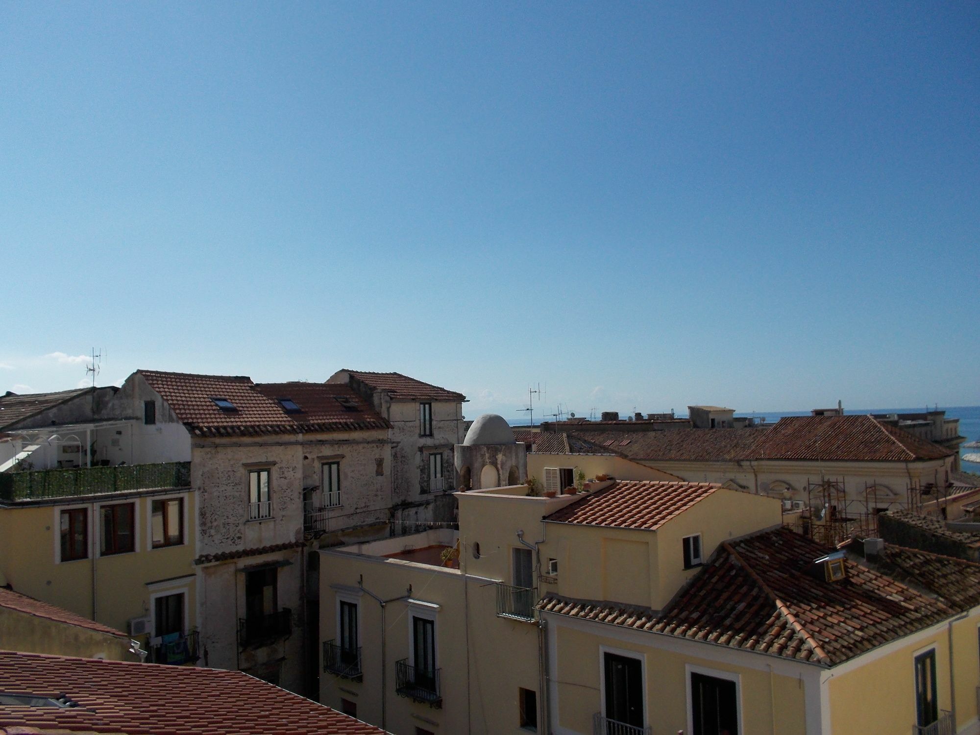 Le Stanze Del Poeta Hotel Salerno Luaran gambar